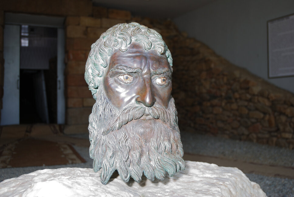 Birding in one of the most ancient European countries (Birds & Ancient History) -NEW-